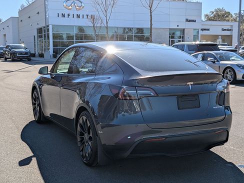 Used 2022 Tesla Model Y Performance image 5
