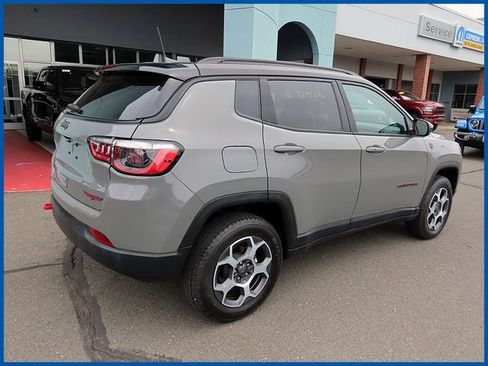 Used 2022 Jeep Compass Trailhawk w/ Sun and Sound Group AWD/4WD image 7