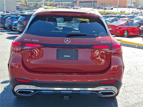 Used 2025 Mercedes-Benz GLC 300 4MATIC image 6