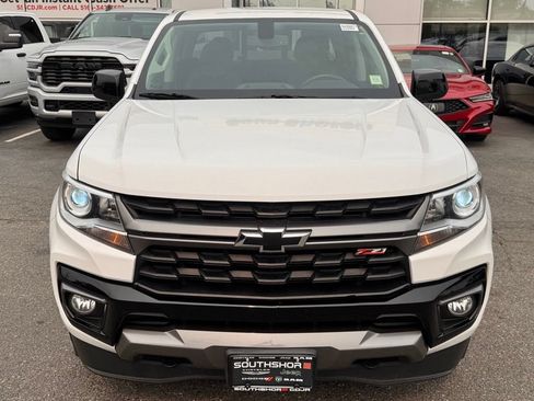 Used 2022 Chevrolet Colorado Z71 AWD/4WD image 2