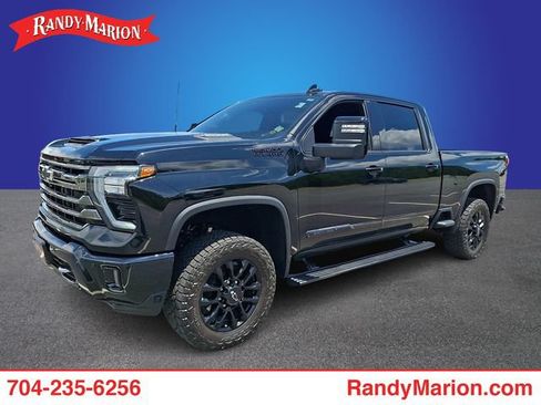 Used 2024 Chevrolet Silverado 2500 High Country w/ High Country Premium Package AWD/4WD image 1