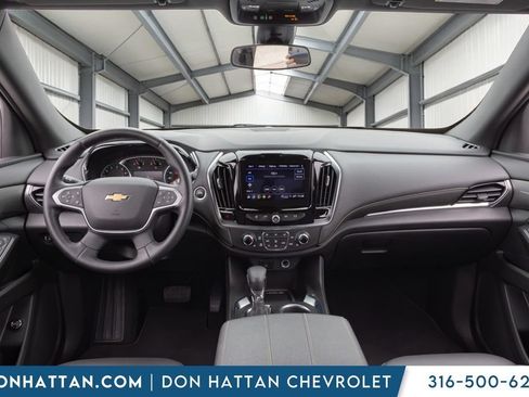 Used 2023 Chevrolet Traverse LT FWD image 4