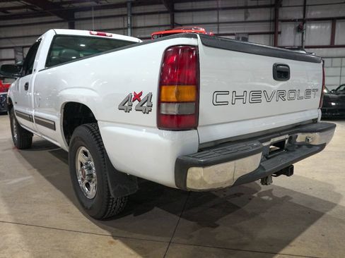 Used 2000 Chevrolet Silverado 1500 4x4 Regular Cab w/ Exterior Appearance Pkg image 6