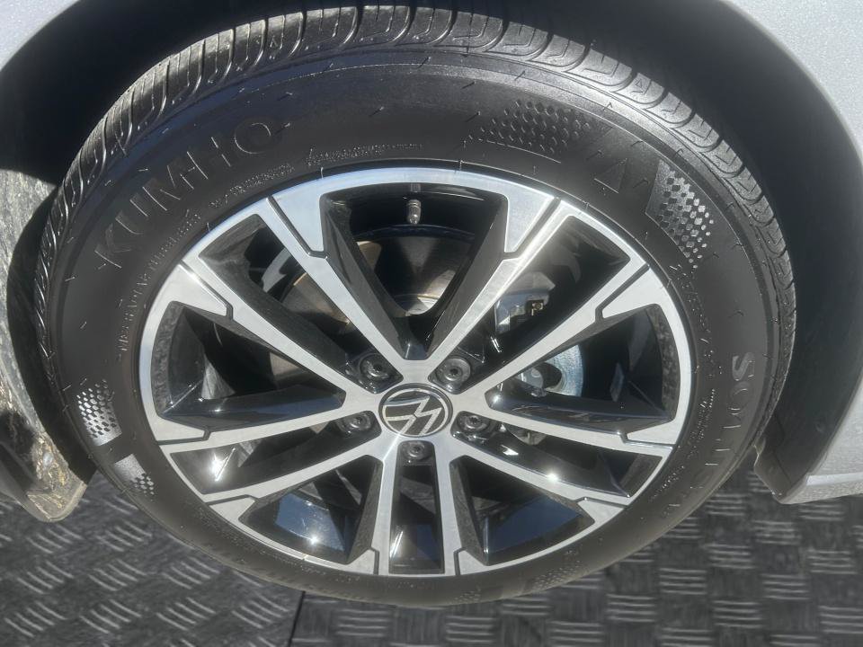 Used 2026 Volkswagen Jetta Sport FWD image 25