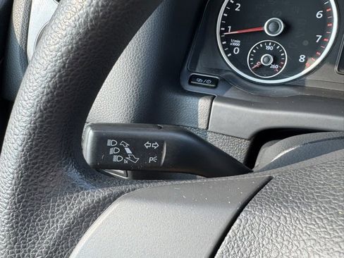 Used 2017 Volkswagen Tiguan S image 21