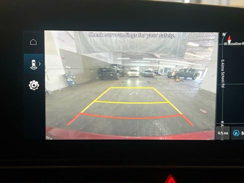 Used 2023 Hyundai Elantra SEL w/ Convenience Package FWD image 10