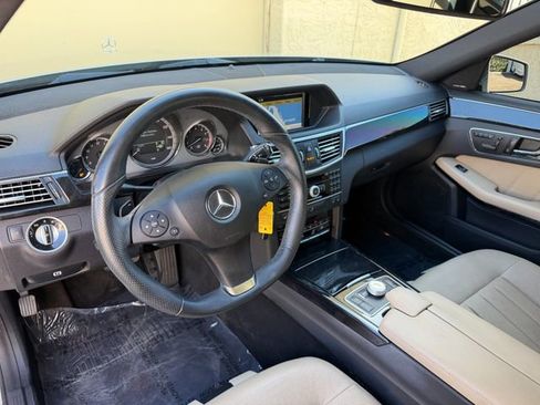 Used 2011 Mercedes-Benz E 550 Sedan w/ Premium 1 Pkg image 19