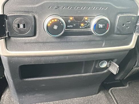 Used 2024 Ford Expedition XLT image 27