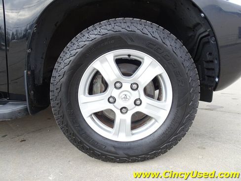 Used 2012 Toyota Sequoia SR5 AWD/4WD image 29