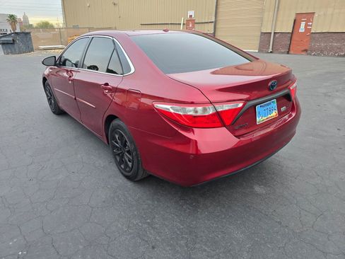 Used 2015 Toyota Camry LE image 6