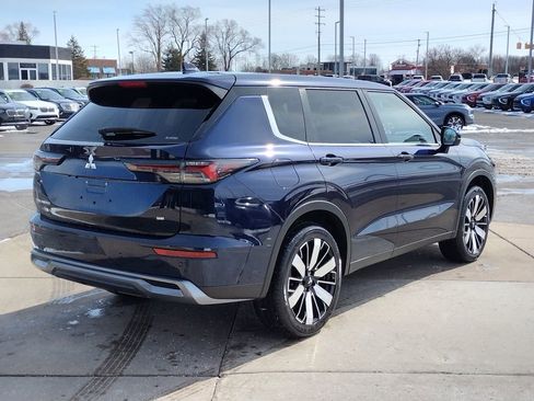 New 2026 Mitsubishi Outlander SE image 15