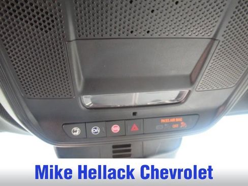 Used 2025 Buick Enclave Preferred FWD image 13