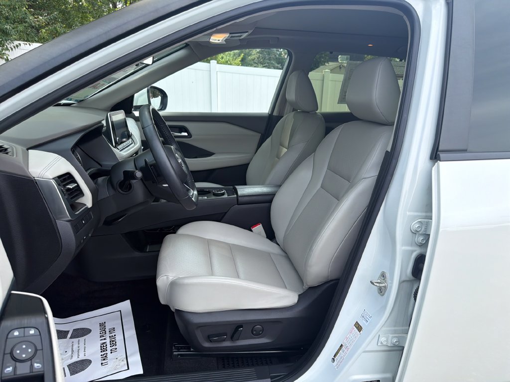 Used 2023 Nissan Rogue SV w/ SV Premium B Package AWD/4WD image 32