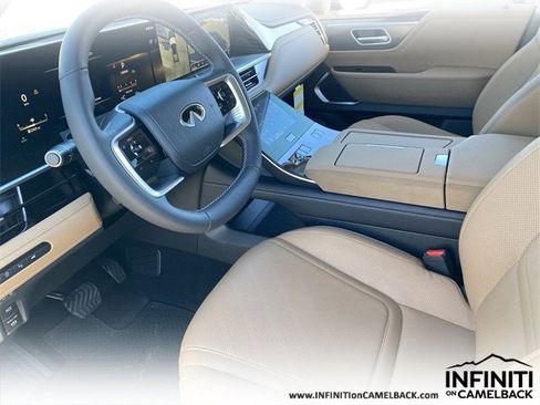New 2026 INFINITI QX80 Luxe image 18