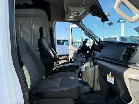 New 2025 Ford Transit 250 148 Medium Roof image 15