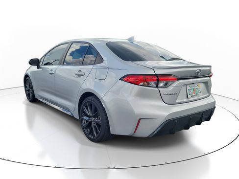 Used 2023 Toyota Corolla SE FWD image 5