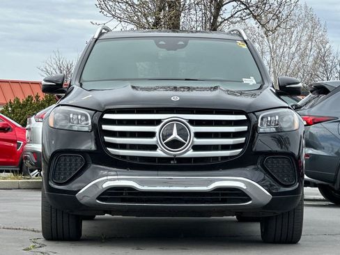 Used 2024 Mercedes-Benz GLS 450 4MATIC image 9