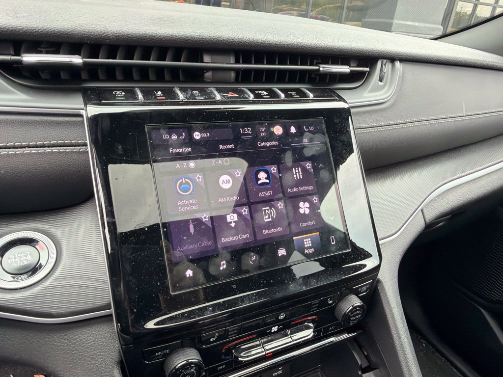 Certified 2025 Jeep Grand Cherokee Laredo X w/ Luxury Tech Group I RWD image 15