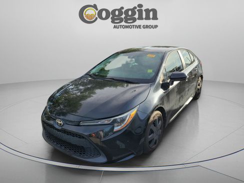 Used 2021 Toyota Corolla LE FWD image 2