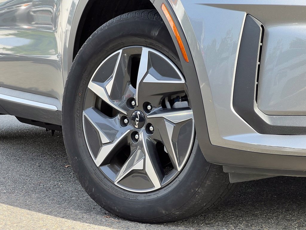 Used 2022 Kia Sorento S AWD/4WD image 2
