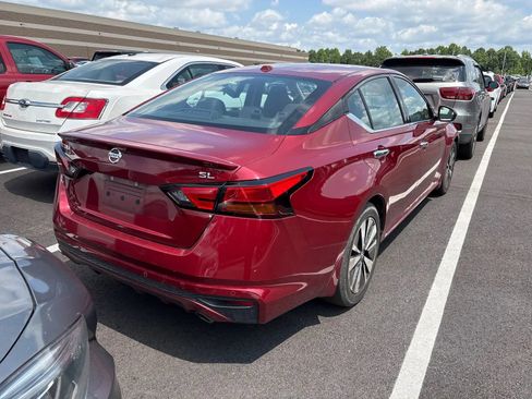Used 2021 Nissan Altima 2.5 SL FWD image 2