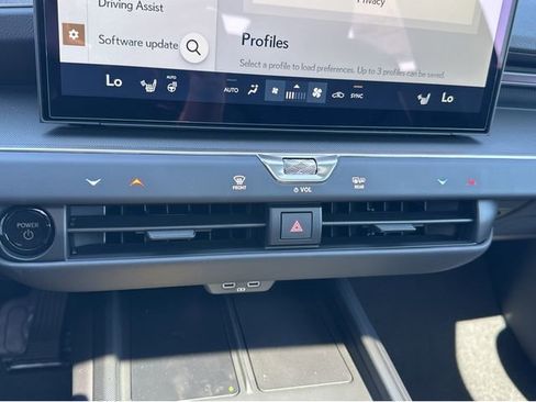 New 2026 Lexus ES 350e FWD image 30