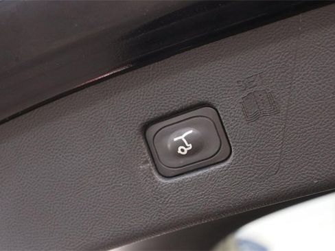 Certified 2024 Ford Edge Titanium image 8