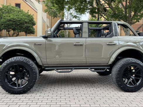 Used 2025 Ford Bronco Outer Banks image 4