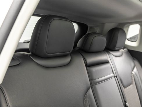 Used 2018 Jeep Compass Latitude image 36