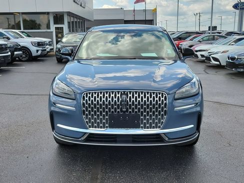 Used 2025 Lincoln Corsair AWD w/ Rear Removable Package Tray image 2