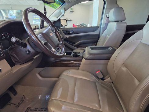 Used 2019 Chevrolet Tahoe LT w/ Luxury Package image 18