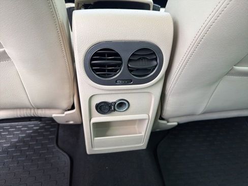 Used 2016 Volkswagen Tiguan SEL FWD image 29