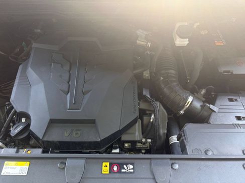 Used 2026 Kia Carnival FWD image 34