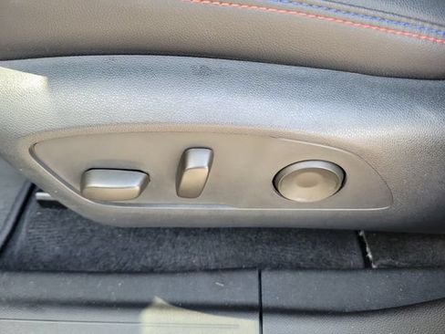 Used 2024 Chevrolet Equinox EV RS FWD image 23