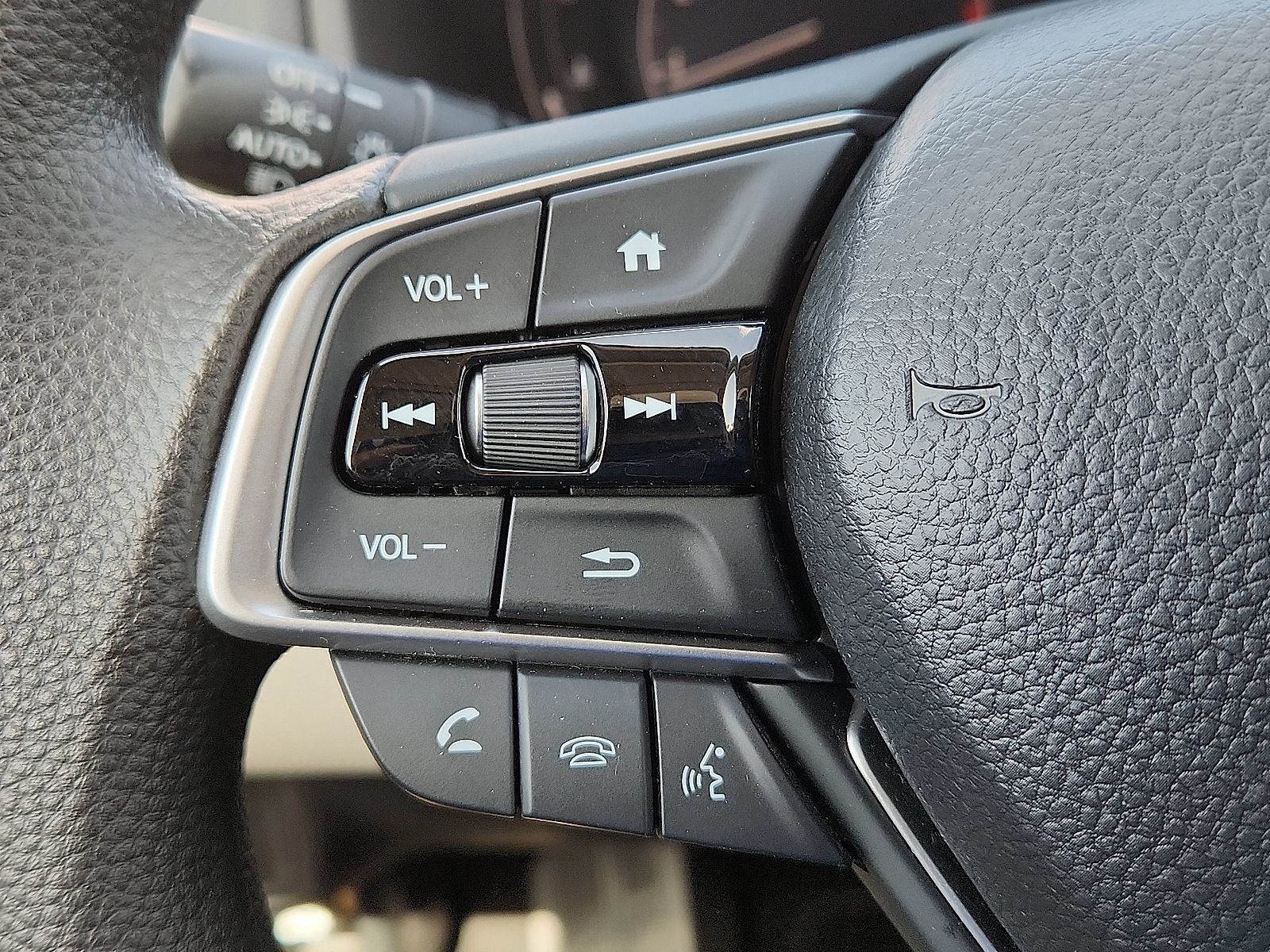 Used 2019 Honda Accord EX image 17