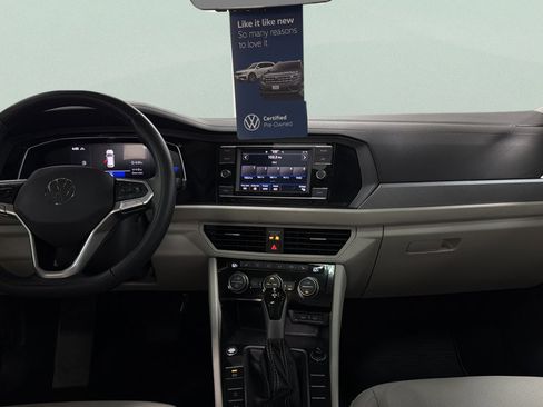 Certified 2023 Volkswagen Jetta SE w/ Panoramic Sunroof Package image 36