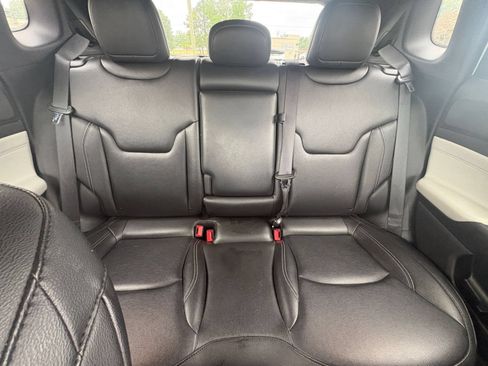 Used 2025 Jeep Compass Limited AWD/4WD image 39