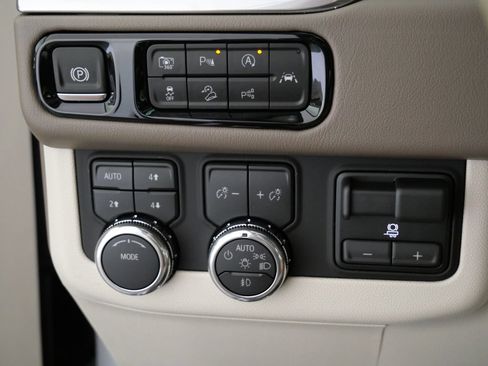 New 2026 GMC Yukon XL Denali w/ Denali Reserve Package AWD/4WD image 21