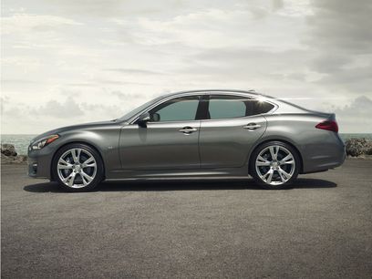Used 2019 INFINITI Q70 Luxe w/ Sport Package