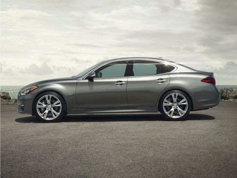 Used 2019 INFINITI Q70 Luxe w/ Sport Package AWD/4WD image 1