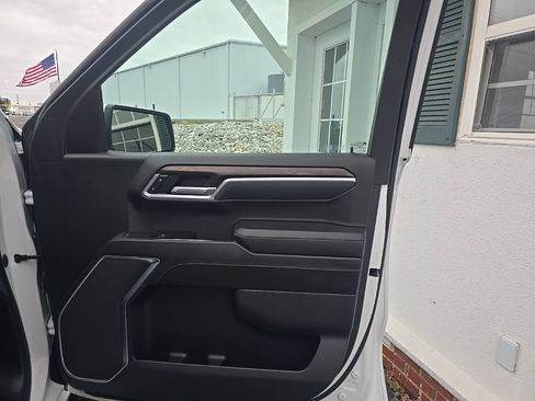 Used 2025 GMC Sierra 1500 SLT image 24