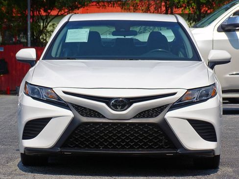 Used 2020 Toyota Camry SE FWD image 10