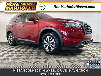 Used 2023 Nissan Pathfinder SL w/ Black Appearance Package
