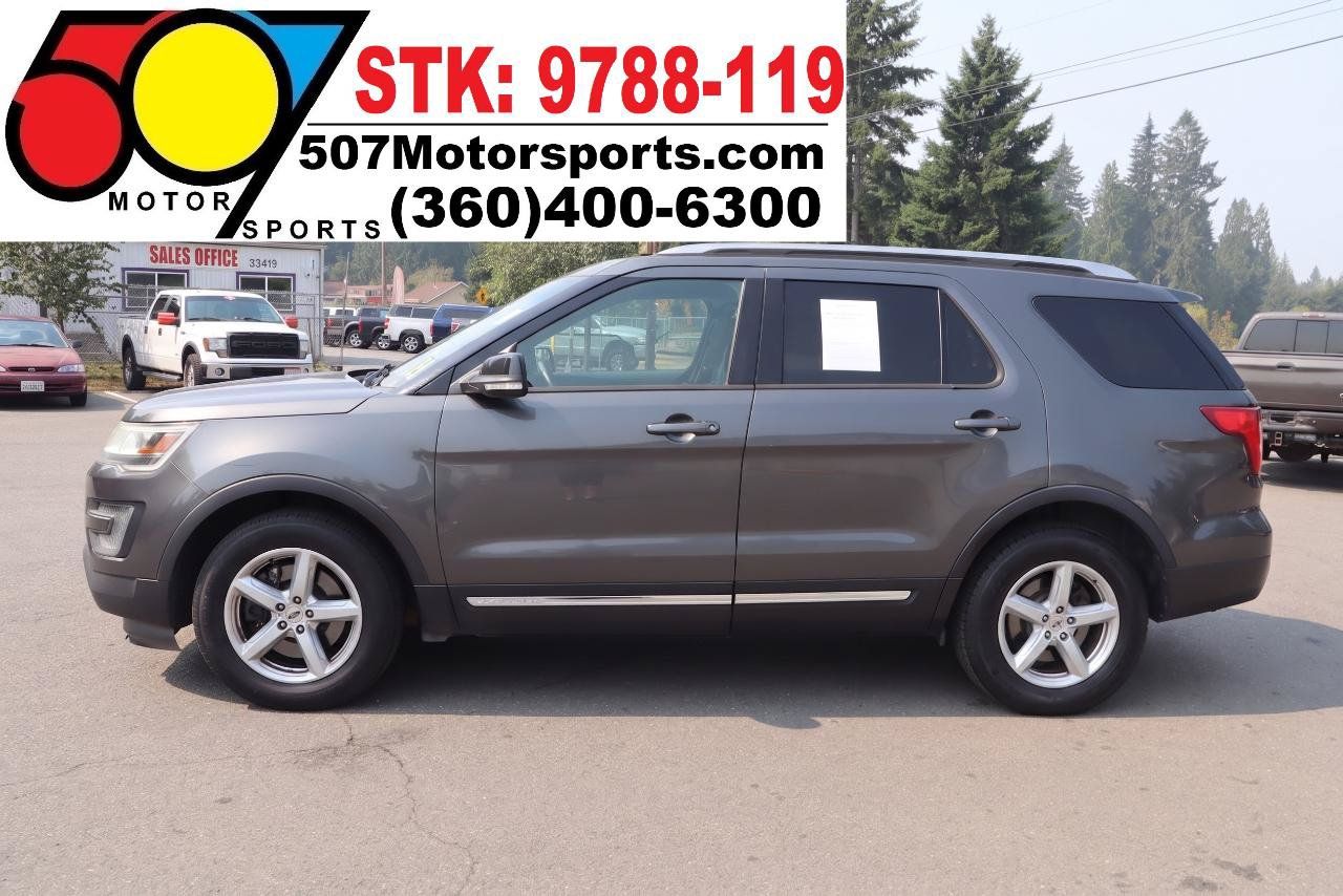 Used 2016 Ford Explorer XLT AWD/4WD image 3