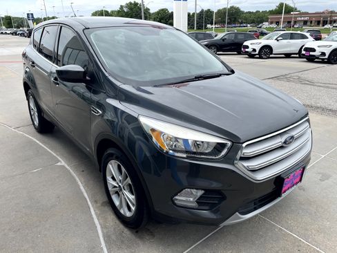 Used 2019 Ford Escape SE AWD/4WD image 4