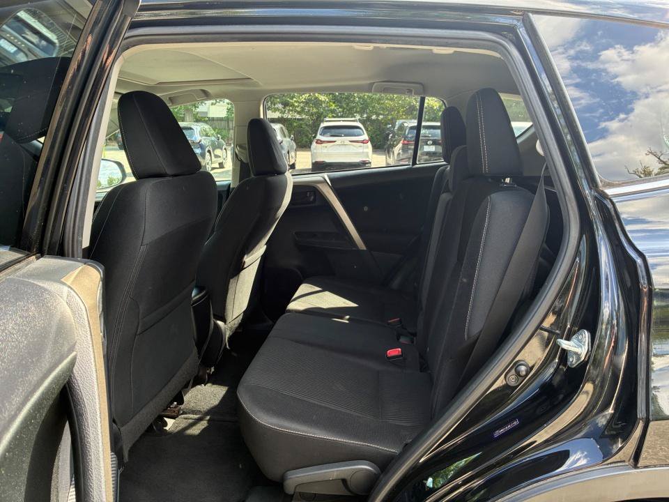 Used 2013 Toyota RAV4 XLE AWD/4WD image 34