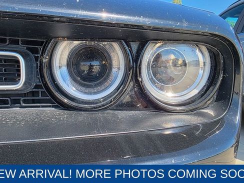Used 2019 Dodge Challenger SXT image 6