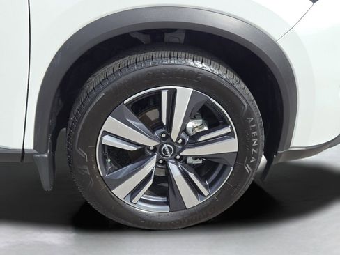 Used 2024 Nissan Rogue SL w/ SL Premium Package image 6