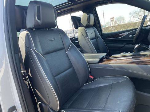 Used 2021 Cadillac Escalade ESV Premium Luxury w/ Performance Package image 14
