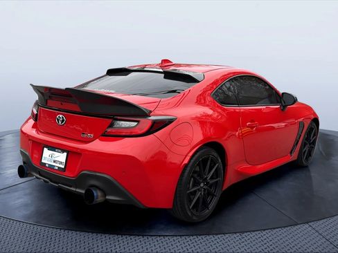 Used 2024 Toyota GR86 Premium image 5